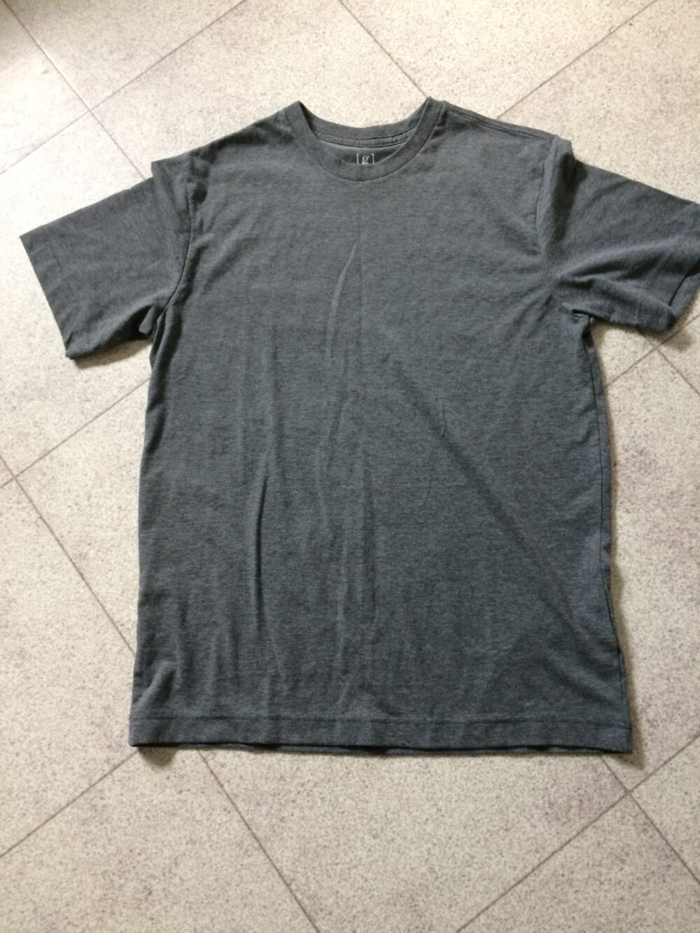 George T Shirt Size (34-36) Men's Gray
